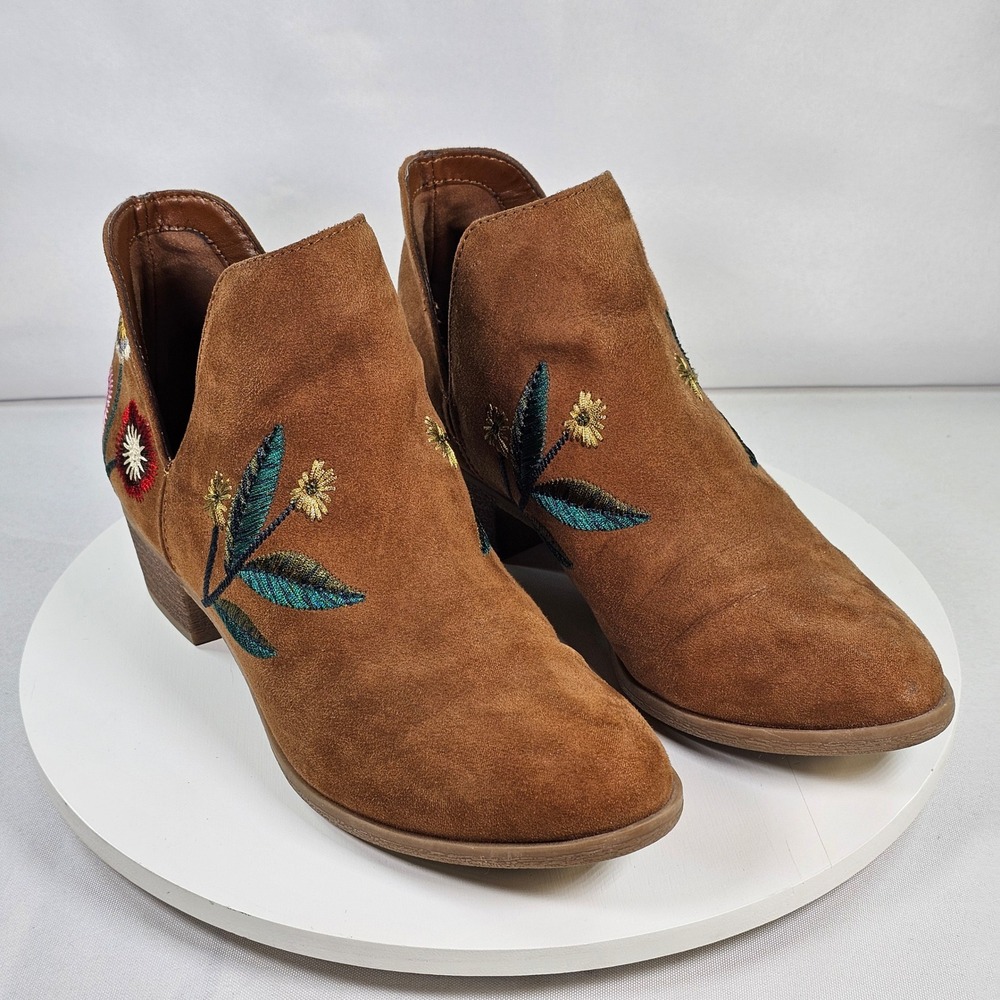 Indigo rd Womens Brown Floral Embroidered Ankle Booties Side Cutout Size 7.5M